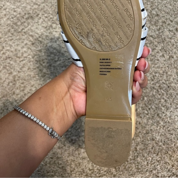 BCBG Slides - Picture 2 of 5